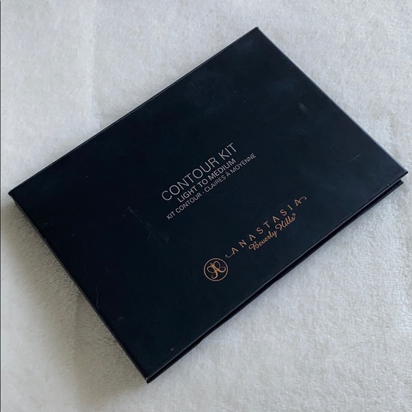 Anastasia Beverly Hills Contour Kit Light Medium - Picture 1 of 8